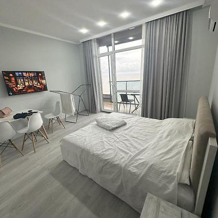 Bi Residence Sea View Luxury Батуми Экстерьер фото